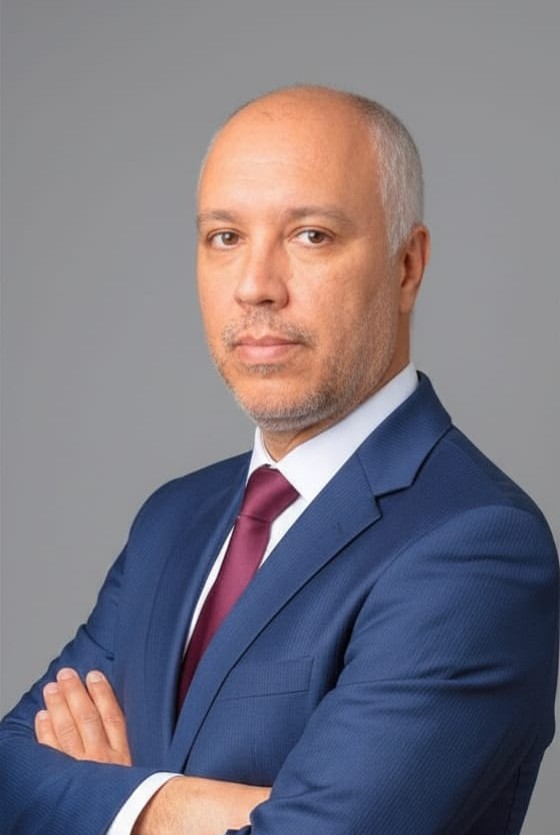 Foto profissional do Dr. Leandro Ozilio, advogado bancário e tributário em Mogi das Cruzes